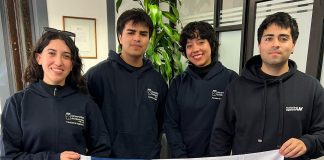 Estudiantes que van de intercambio se reúnen con académicos de la facultad