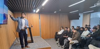 Estudiantes UV asisten a conferencia sobre Construcción 4.0 en Cámara Chilena