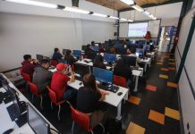 Escuela de Ingeniería Industrial UV colabora en la difusión del programa B-STEM Company Training para estudiantes y egresados