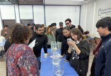 Estudiantes de Ingeniería Civil Biomédica construyen espirómetro como parte de los Desafíos de Ingeniería