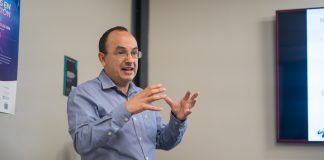 Investigador mexicano expone sobre detección de usuarios de redes sociales que sufren depresión a partir de sus posteos